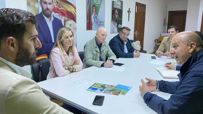 Jos&eacute; &Aacute;ngel Antelo, reunido en Lorca con la portavoz del partido en la ciudad, Carmen Mendui&ntilde;a, y miembros del Foro Casco Hist&oacute;rico de Lorca