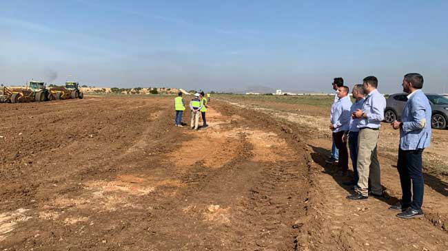El consejero de Agricultura y Medio Ambiente supervisa el inicio de las obras