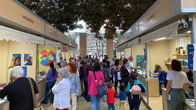La Plaza de Espa&ntilde;a acogi&oacute; la XXIX edici&oacute;n de la Feria del Libro de Cartagena