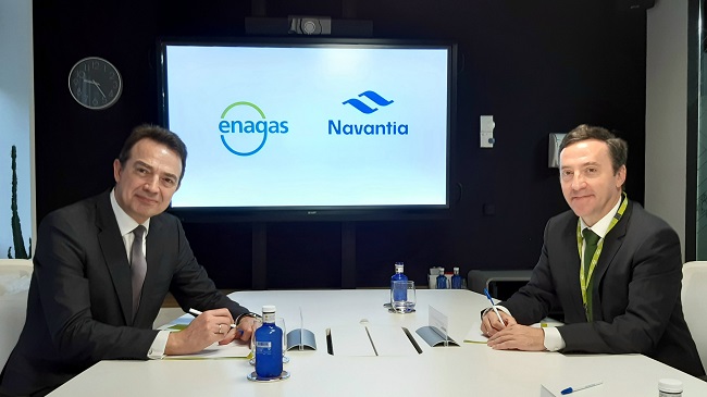 El consejero delegado de Enagás, Arturo Gonzalo, y Ricardo Domínguez, presidente de Navantia, en la firma del acuerdo El consejero delegado de Enagás, Arturo Gonzalo, y Ricardo Domínguez, presidente de Navantia, en la firma del acuerdo