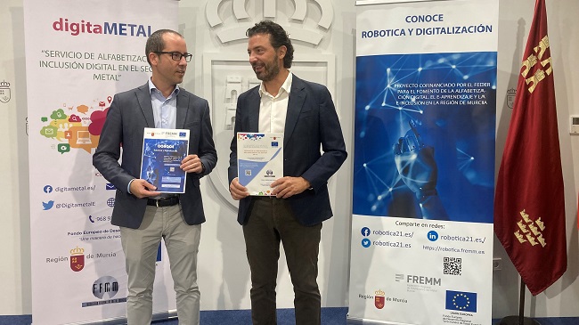El director general de Inform&aacute;tica&nbsp;Javier Mart&iacute;nez, y el presidente de Fremm, Alfonso Hern&aacute;ndez, en la presentaci&oacute;n de la Jornada Rob&oacute;tica y Digitalizaci&oacute;n&rsquo;22