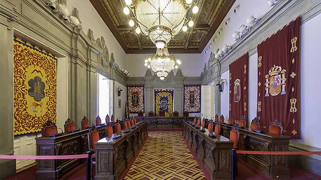 Sal&oacute;n de plenos del ayuntamiento de Cartagena