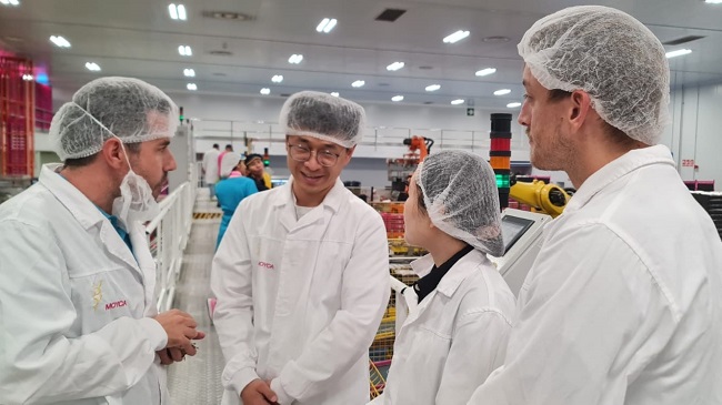Los importadores internacionales, en la visita a una de las empresas de la Regi&oacute;n