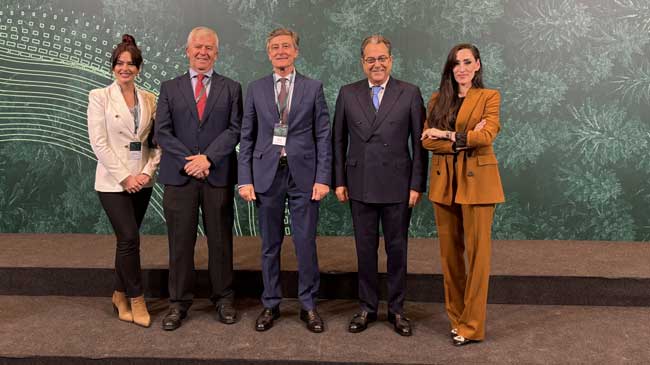 Isaber Mendoza, a la derecha, junto a Jaime S&aacute;nchez Vizca&iacute;no y Jos&eacute; Mar&iacute;a Tortosa