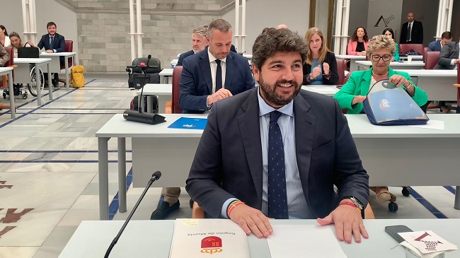 Fernando L&oacute;pez Miras en la Asamblea Regional