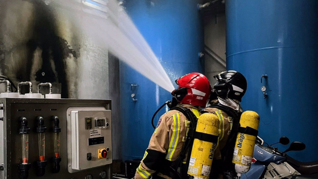 Imagen realizada durante la extinci&oacute;n del incendio -  CEIS RM