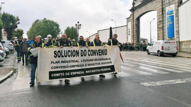 Empleados de Navantia manifest&aacute;ndose en las calles de Ferrol