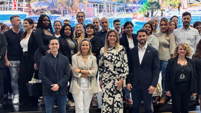 La alcaldesa de Archena, Patricia Fern&aacute;ndez, durante su visita a Valencia
