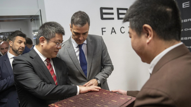 Shan Xiangqian y Pedro S&aacute;nchez