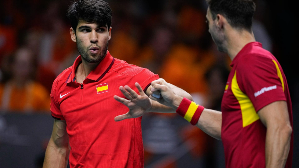 Carlos Alcaraz con la camiseta de la selecci&oacute;n espa&ntilde;ola.