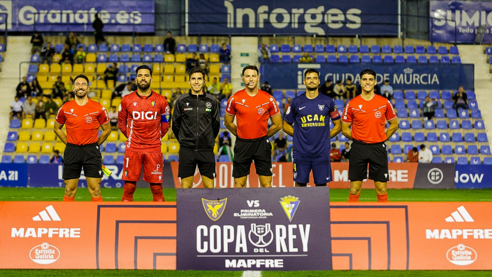 El Cádiz pone fin al sueño copero del UCAM.