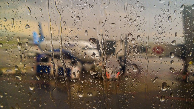 Lluvia en el Aeropuerto Internacional de la Región de Murcia. Lluvia en el Aeropuerto Internacional de la Región de Murcia.