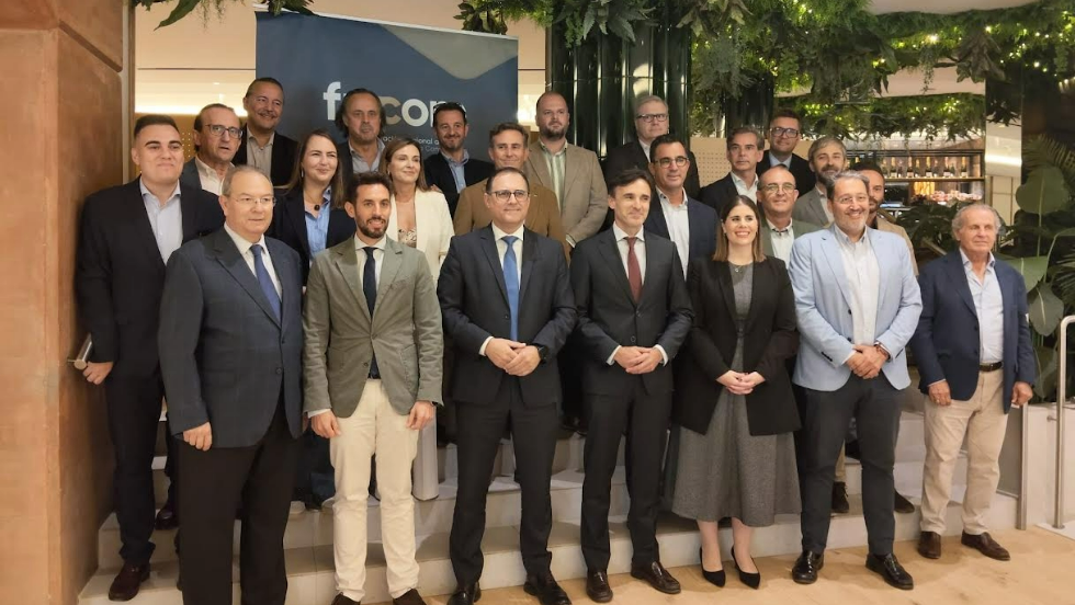 Encuentro mantenido entre FRECOM y el consejero de Fomento, Jorge García Montoro. Encuentro mantenido entre FRECOM y el consejero de Fomento, Jorge García Montoro.