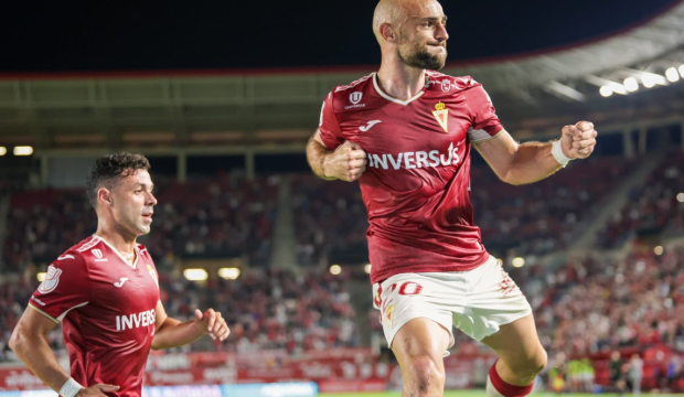 Ekain celebra su gol ante el Antequera (&Aacute;ngel Pe&ntilde;aranda).