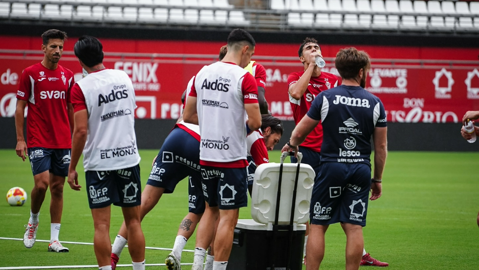 Entrenamiento previo al encuentro ante el Sevilla Atlético. Entrenamiento previo al encuentro ante el Sevilla Atlético.