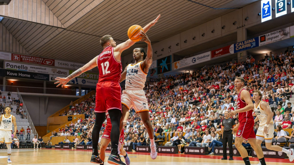El UCAM Murcia se impone en Girona. El UCAM Murcia se impone en Girona.