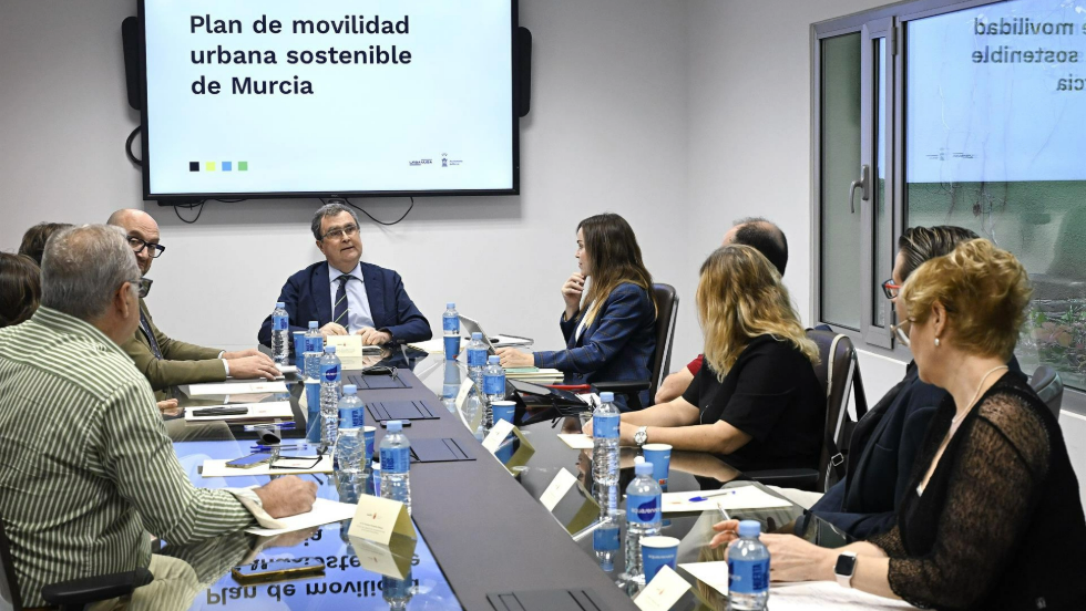 El alcalde de Murcia, José Ballesta, presenta el Plan de Movilidad. El alcalde de Murcia, José Ballesta, presenta el Plan de Movilidad.