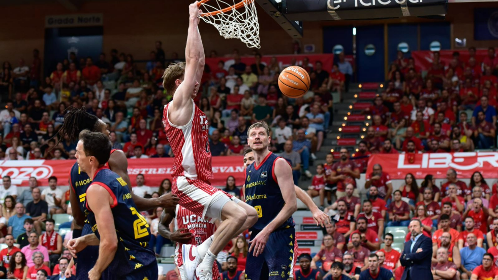 El UCAM barre a Andorra en el Palacio de los Deportes. El UCAM barre a Andorra en el Palacio de los Deportes.