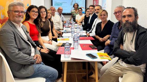 El equipo de organización de las jornadas de FADE en una reunión preparatoria reciente - FADE