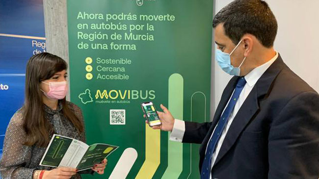 El consejero D&iacute;ez de Revenga duante la presentaci&oacute;n del nuevo servicio Movibus