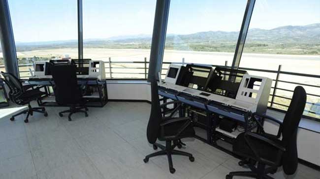 Sala de la torre de control del aeropuerto murciano