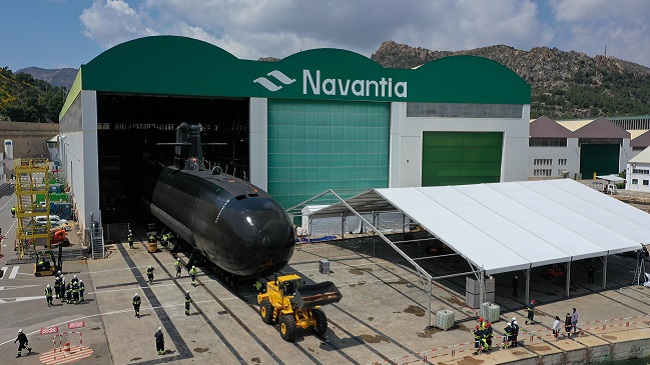 Trabajadores durante la prueba del submarino