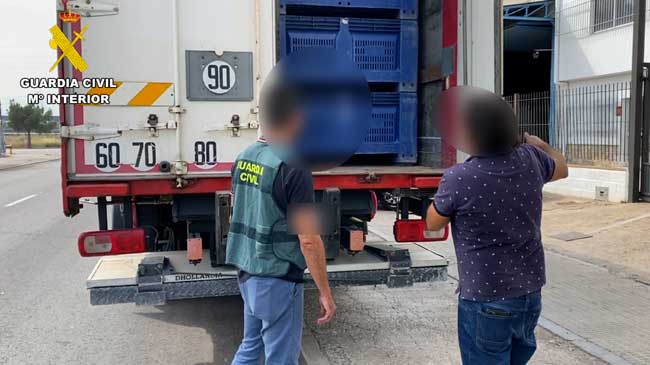 Imagen de los dos camiones recuperados