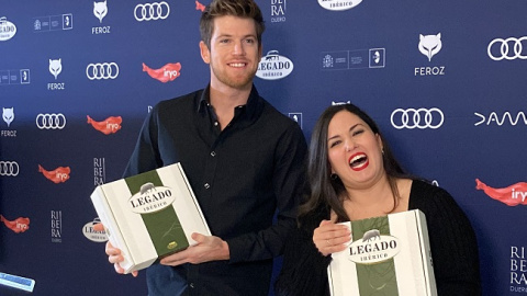 Los actores Miguel Bernardea y Laura Gal&aacute;n, presentadores de la gala, en la presentaci&oacute;n de las candidaturas de los Feroz