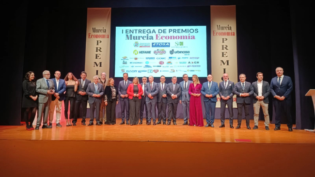 Autoridades y premiados