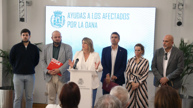 Comparecencia de la alcaldesa de Cartagena, Noelia Arroyo,  junto a los portavoces de los grupos municipales