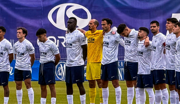 El UCAM Murcia cae en su visita a Linarejos (2-1).