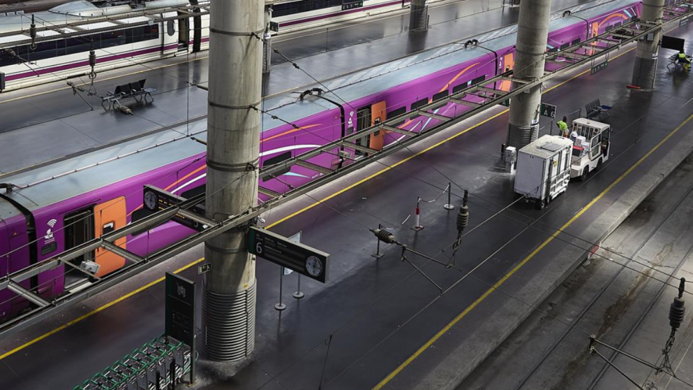 Un tren en la Estación de Madrid - Puerta de Atocha - Almudena Grandes - Jesús Hellín - Europa Press - Archivo Un tren en la Estación de Madrid - Puerta de Atocha - Almudena Grandes - Jesús Hellín - Europa Press - Archivo
