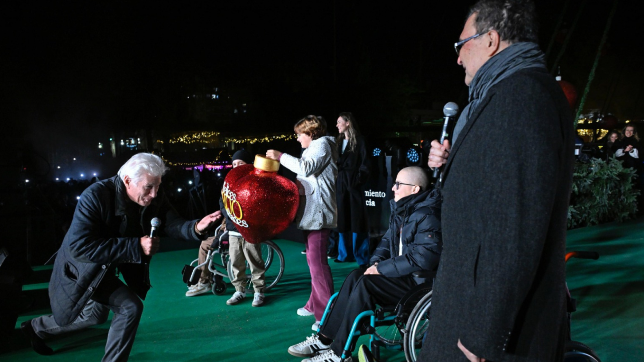 Momento previo al encendido del Gran Árbol de la Navidad en Murcia - Ayto Mucia Momento previo al encendido del Gran Árbol de la Navidad en Murcia - Ayto Mucia