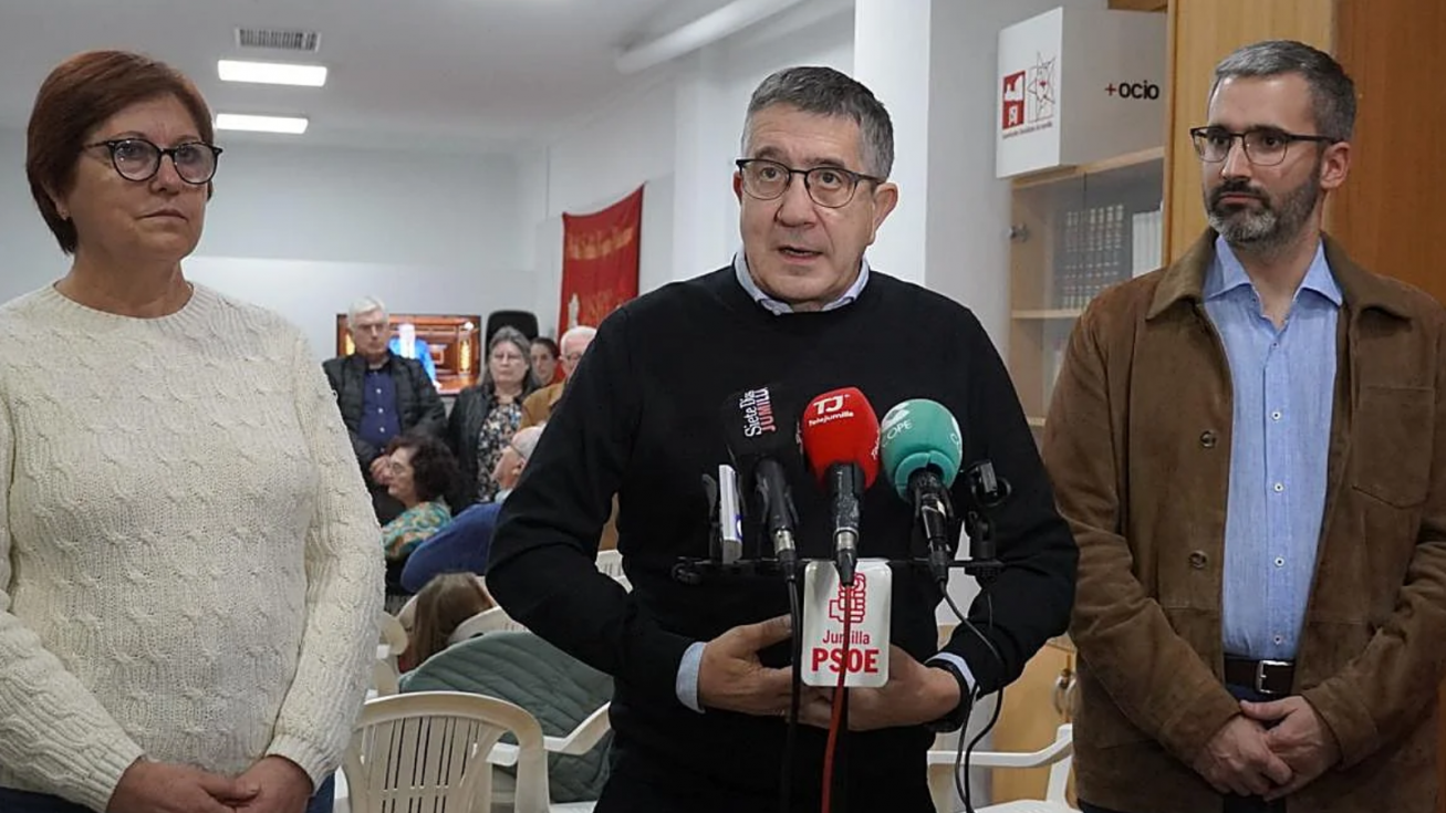 Juana Guardiola, Patxi L&oacute;pez y Francisco Lucas, este s&aacute;bado en Jumilla. M.J. Gonz&aacute;lez / Siete D&iacute;as Jumilla