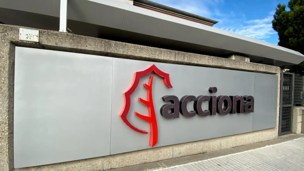 Acciona cae casi un 8% tras registrar la UCO sus sedes