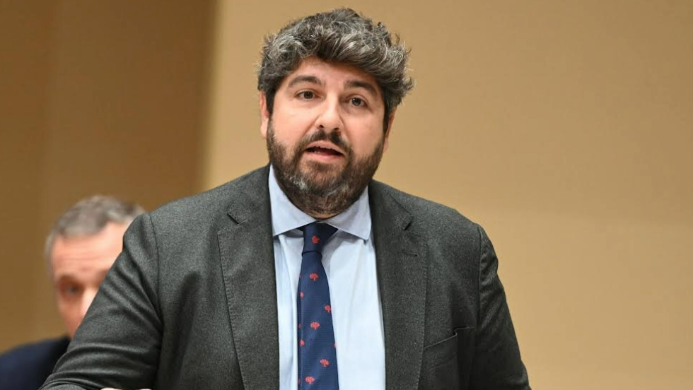 Fernando López Miras durante su intervención en el Pleno de la Asamblea Regional.