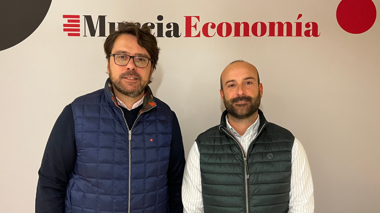 Álvaro Valdés, concejal de Empleo, Contratación y Formación del Ayuntamiento de Cartagena y David Caro, presidente de la Estación Náutica Costa Cálida Álvaro Valdés, concejal de Empleo, Contratación y Formación del Ayuntamiento de Cartagena y David Caro, presidente de la Estación Náutica Costa Cálida