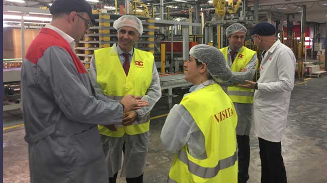 El rector de la UPCT en las instalaciones de Auxiliar Conservera