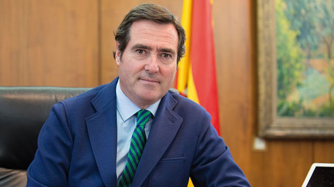 Fotograf&iacute;a del presidente de los empresarios en su despacho.