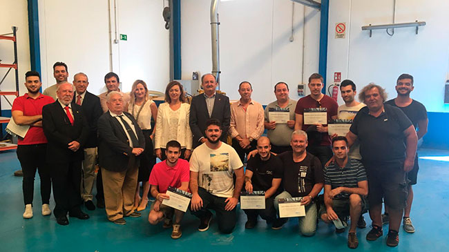 La directora general del SEF, Severa Gonz&aacute;lez, con los participantes en un curso con compromiso de contrataci&oacute;n solicitado por la empresa Mec&aacute;nicas Bolea.