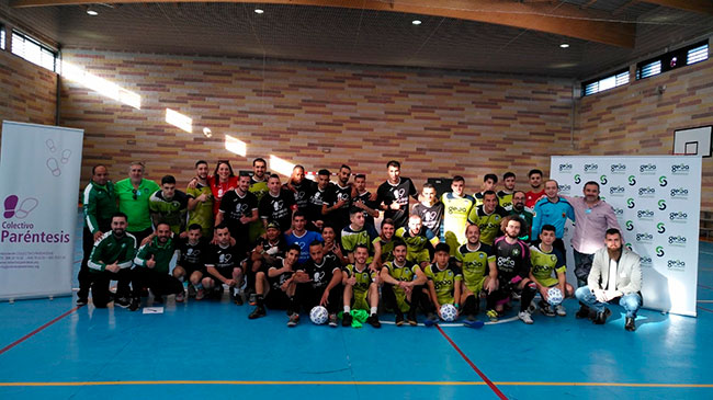Fotograf&iacute;a de los participantes en el partido.