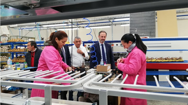 El consejero Javier Celdr&aacute; ha inaugurado hoy las nuevas instalaciones de Calzados Capiccio
