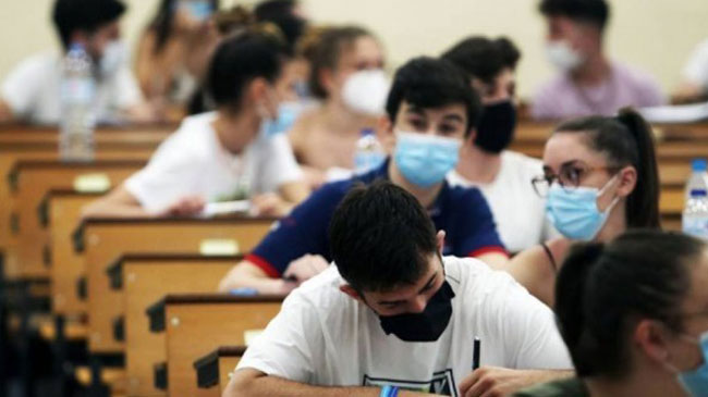 Estudiantes en la Universidad de Murcia