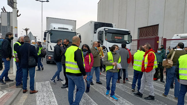 Piquete informativo a las puertas de Froet