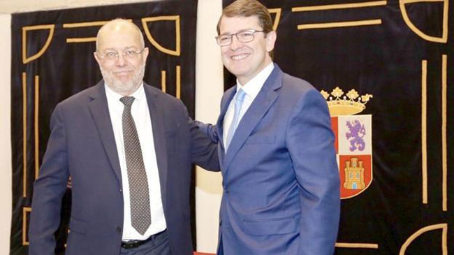 Francisco Igea (izquierda) y Alfonso Mart&iacute;nez Ma&ntilde;ueco