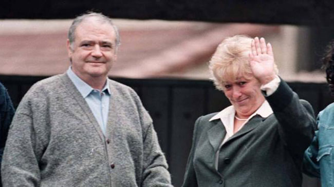 Jos&eacute; Mar&iacute;a Aldaya y su mujer tras ser liberado en 1996