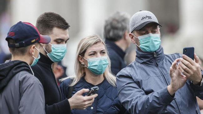 El uso de mascarillas en el exterior es de nuevo obligatorio