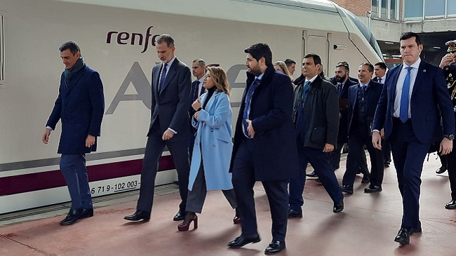 Salida del AVE en la estación de de Chamartín-Clara Campoamor Salida del AVE en la estación de de Chamartín-Clara Campoamor