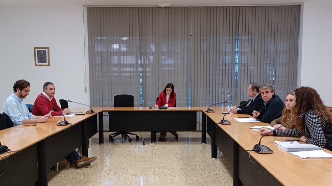 Mar&iacute;a Remedios Garc&iacute;a con los representantes de Agrupal, Proexport, Apoexpa, Fecoam y Asemuplast