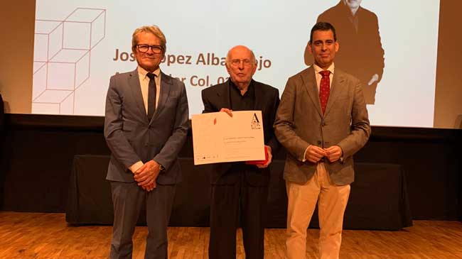 Jos&eacute; L&oacute;pez Albaladejo 'Larry', en el centro